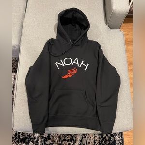 Noah wing foot hoodie large